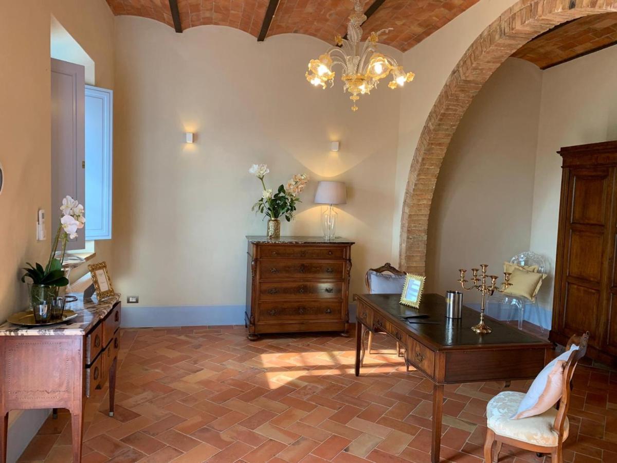 Cordella In Valdorcia Truffle And Olive Oil Resort Montalcino Bagian luar foto