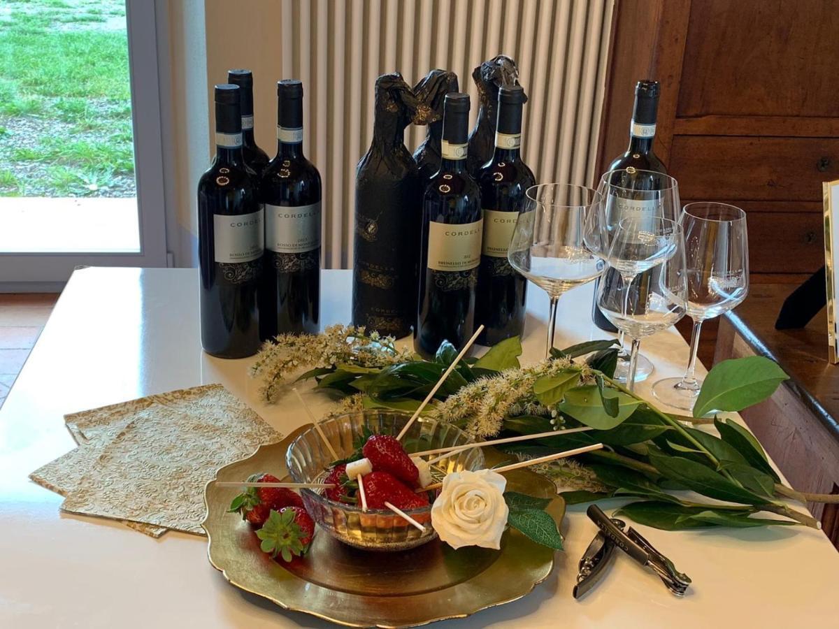 Cordella In Valdorcia Truffle And Olive Oil Resort Montalcino Bagian luar foto