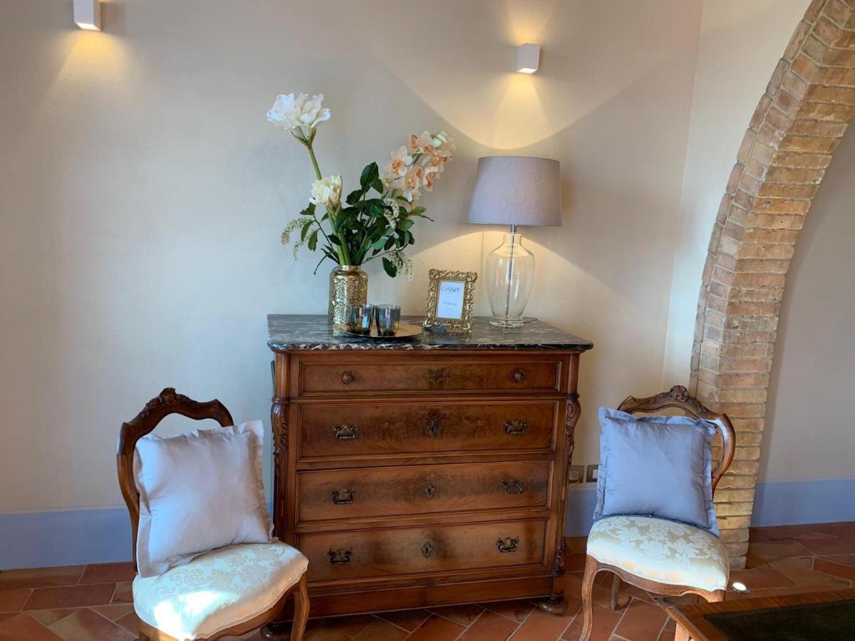 Cordella In Valdorcia Truffle And Olive Oil Resort Montalcino Bagian luar foto
