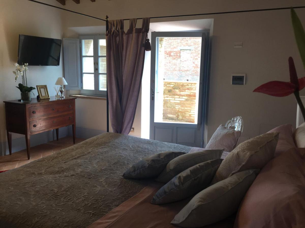 Cordella In Valdorcia Truffle And Olive Oil Resort Montalcino Bagian luar foto