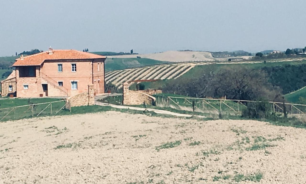Cordella In Valdorcia Truffle And Olive Oil Resort Montalcino Bagian luar foto